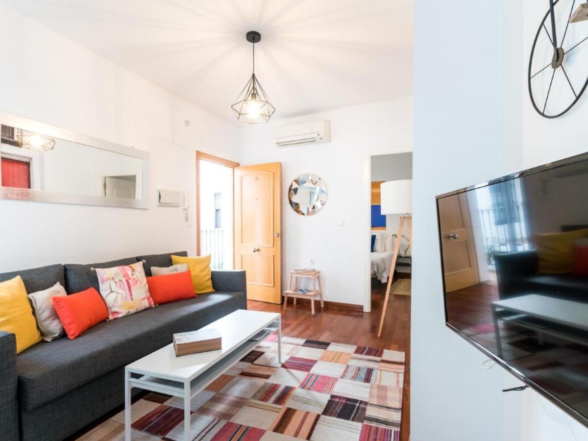 Appartement Holi-Rent Santa Marina à Séville Extérieur photo